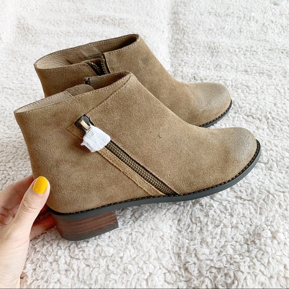 NIB Bettye Muller Suede Zip Bootie​ - Picture 5 of 6
